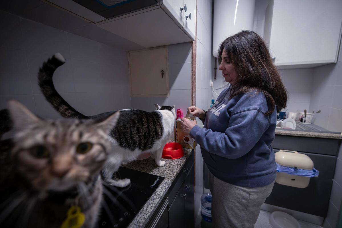 Barcelona 20/01/2026 Sociedad Carmen Bianchi,que desde el 5 de enero vive en un piso de emergencia del Ayuntamiento de Barcelona en el barrio del Raval. AUTOR: JORDI OTIX