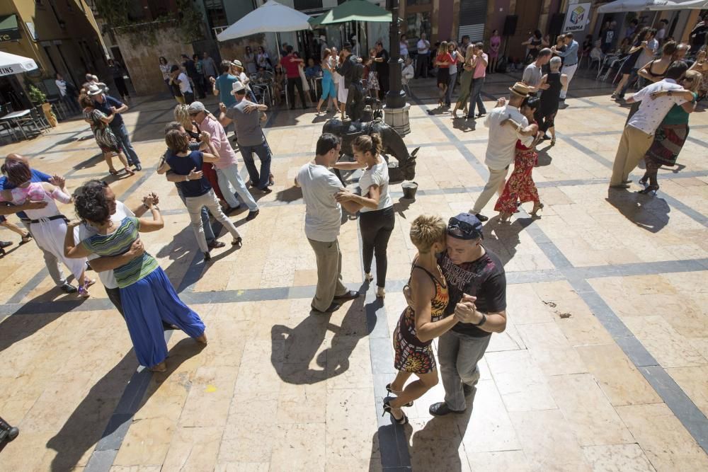 Tango en la plaza de Trascorrales