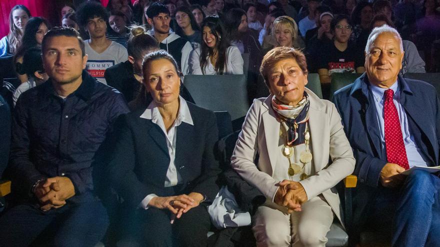 EN IMÁGENES: Así fue el homenaje al fallecido Nuccio Ordine en el IES Aramo