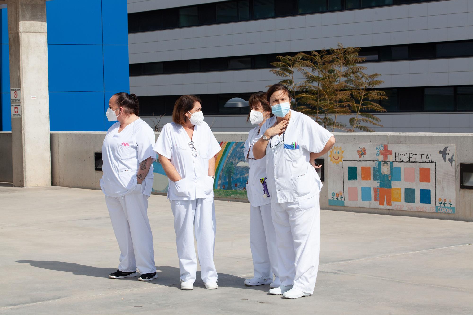 Personal del Hospital Can Misses, en Ibiza, baila la coreografía de 'El Hormiguero'