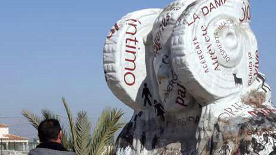 La Dama de Juan Llorens, que sigue en La Alcudia.