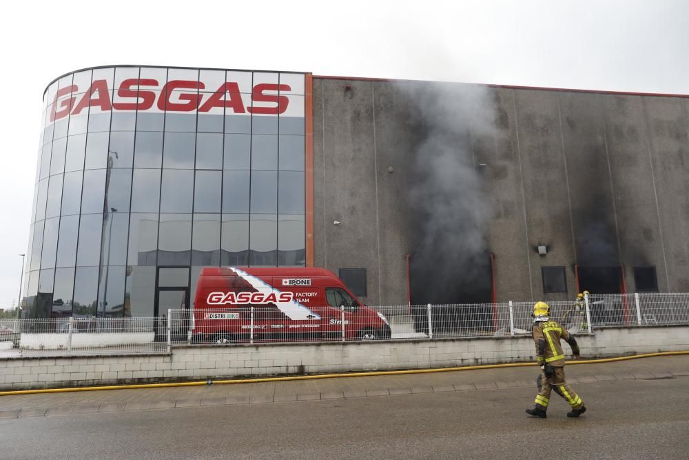 Incendi a la fàbrica de Gas Gas a Salt