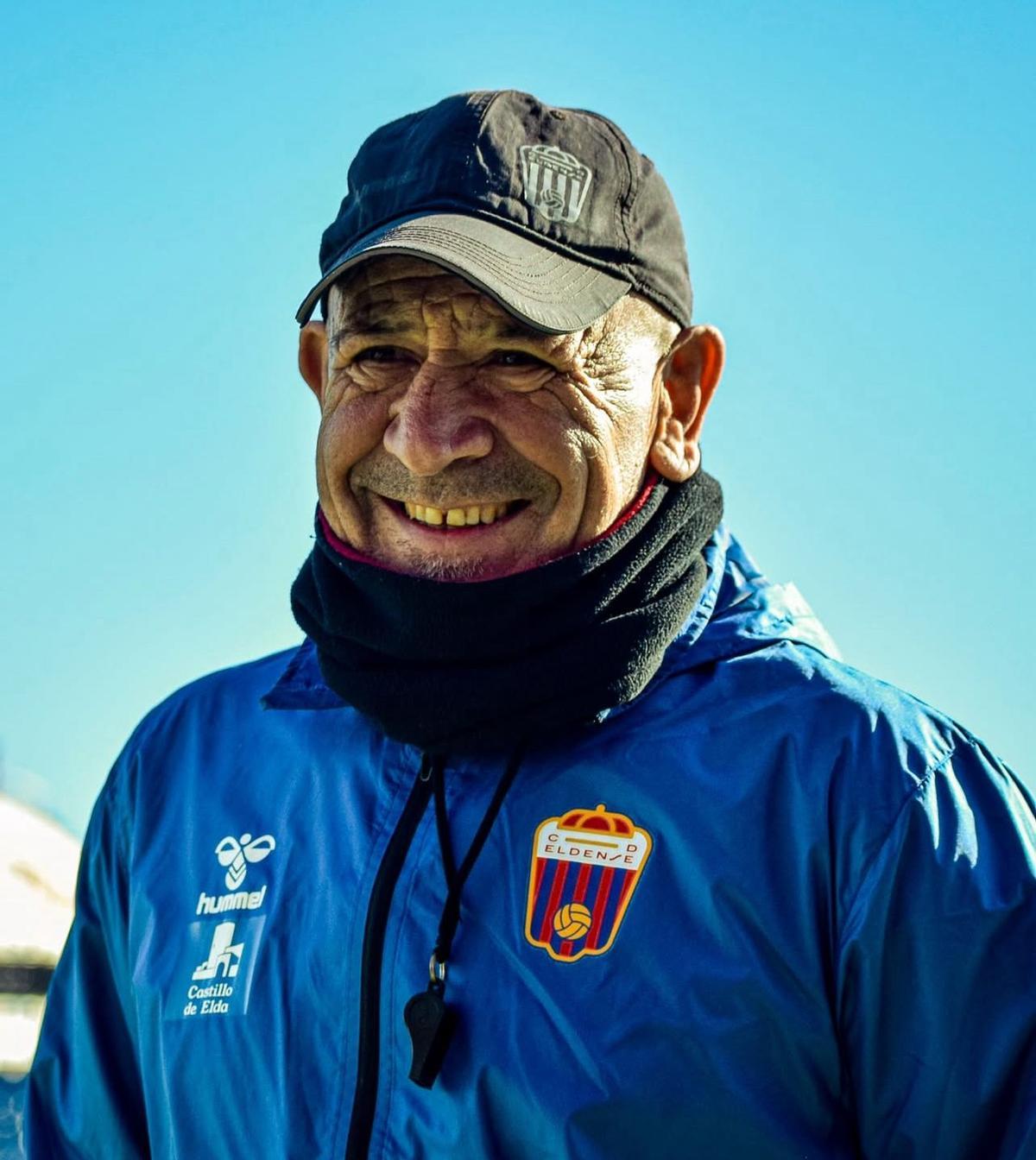 Claudio Barragán, sonriente durante un entrenamiento con el Eldense.