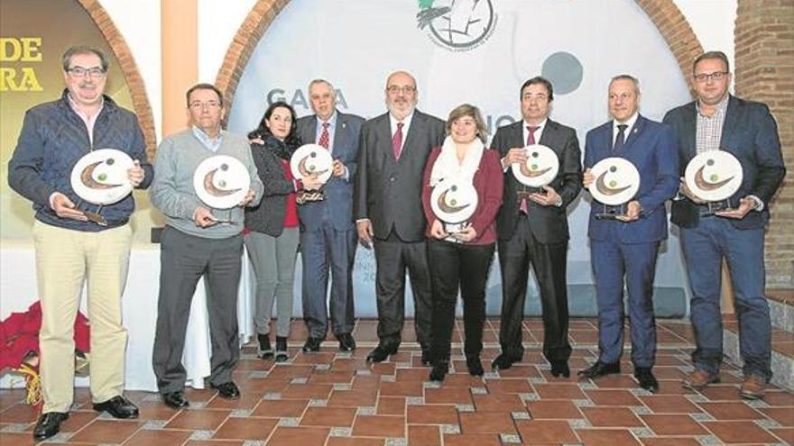 La Federación de Balonmano cierra su 30 aniversario con una gala