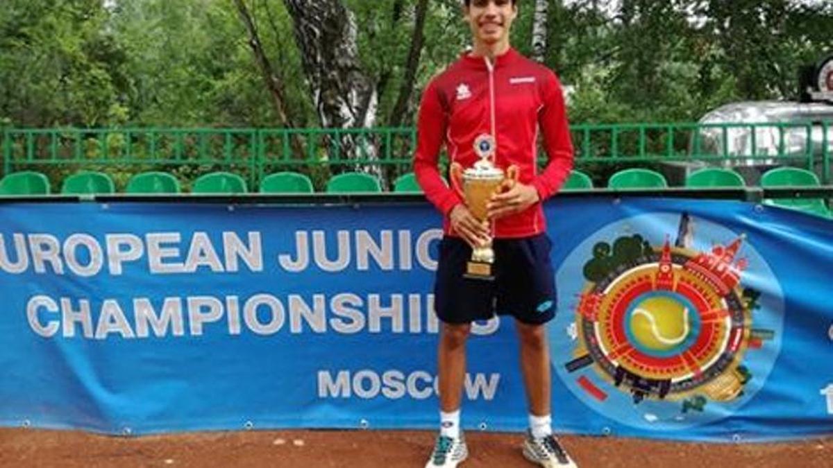 Con 15 años, Alcaraz se proclamó campeón de Europa sub-16 en Moscú.