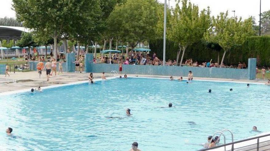 Las piscinas de Zaragoza ofrecerán entrada libre a madres con bebes lactantes