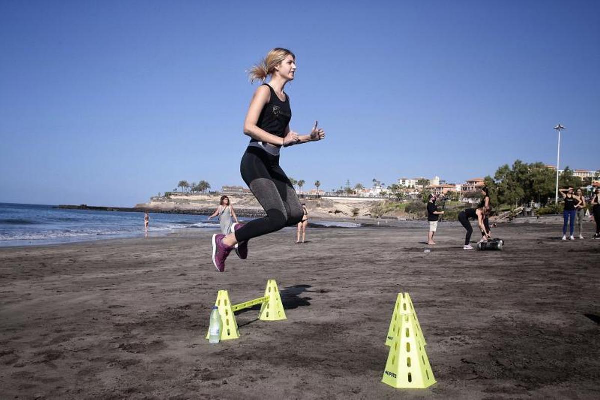 Las candidatas a Miss Universo España realizan actividades en la playa de Fañabé Las candidatas a Miss Universo España realizan actividades en la playa de Fañabé