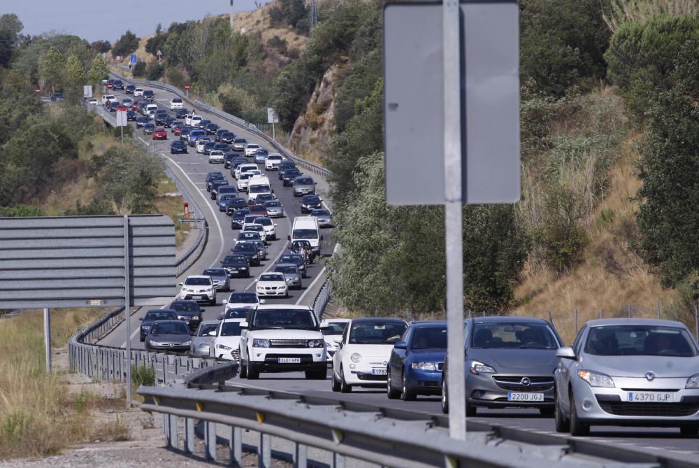 Mobilització contra la granja de pollastres a Solius