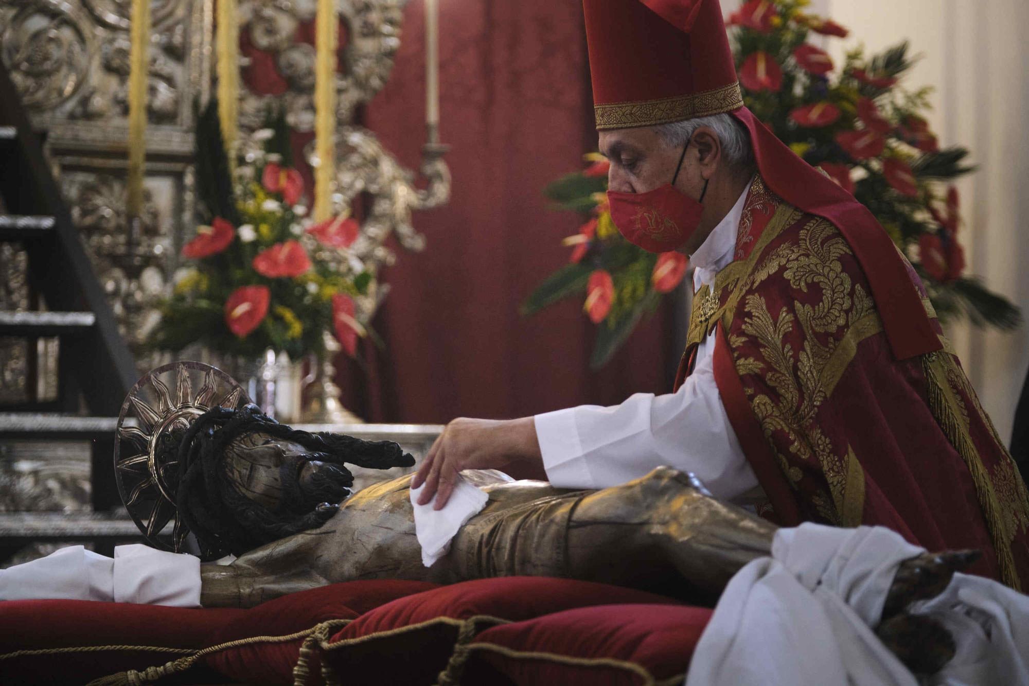 Descendimiento del Cristo de La Laguna