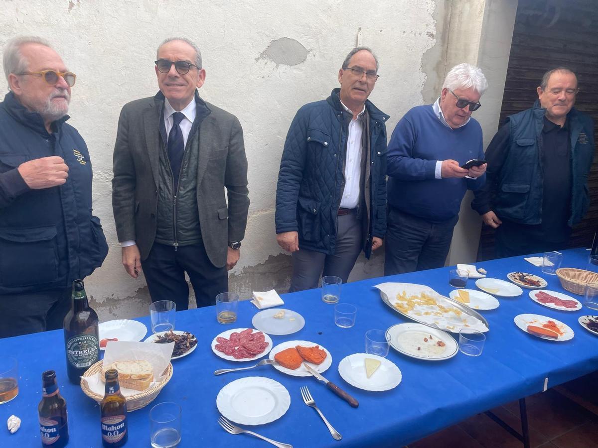 INicio de la tertulia con los Amigos del Arroz y Costra de Elche