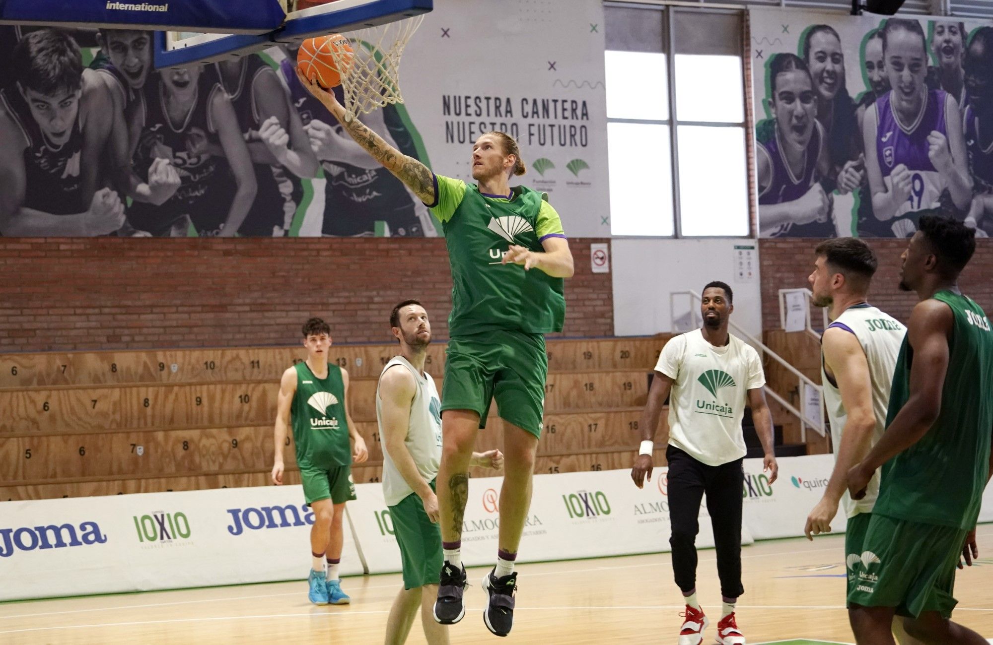 El Unicaja se entrena en Los Guindos a dos días de la Final Four