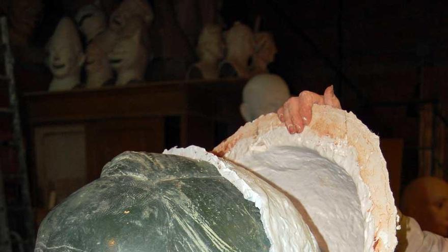 El cap s&#039;ha fet partint del motllo original del bust de Llorenç Cairó