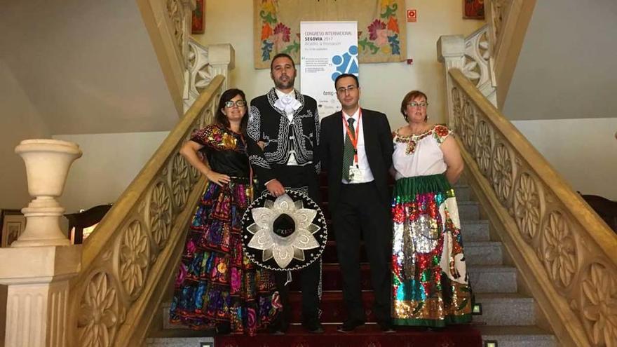 Por la izquierda, María Luisa Fernández, José Manuel Castro, Jesús Bordás y Marina Aja, ayer, en el congreso internacional &quot;Alcaldes e Innovación&quot;, en Segovia.