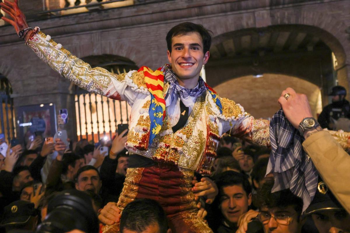 Puerta grande para Navalón en la Feria de Fallas Puerta grande para Navalón en la Feria de Fallas