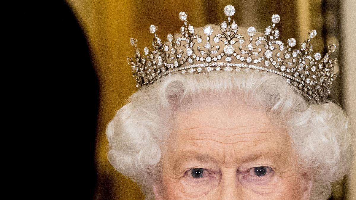 La reina Isabel II va morir «de vella» segons el certificat de defunció