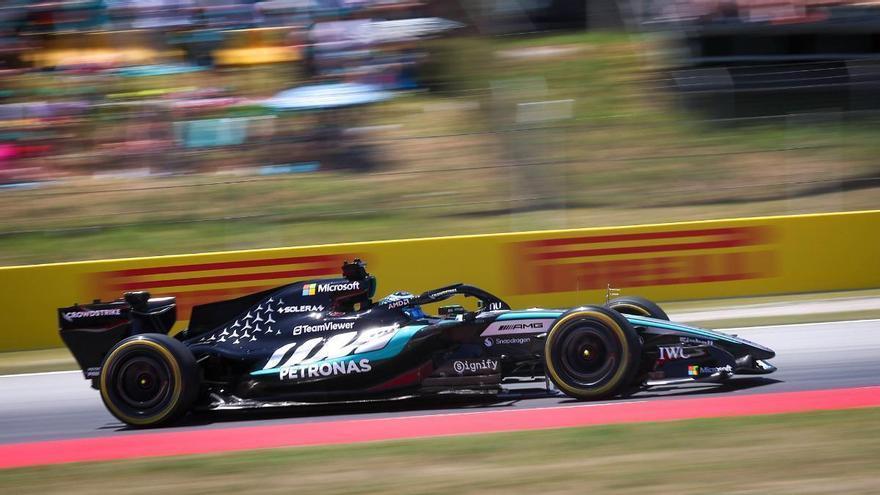 Russell y Mercedes mandan en Barcelona y sigue la 'pesadilla' de Fernando Alonso