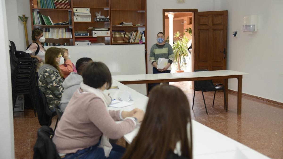 La edil Josefina Serdio, en un curso de formación.