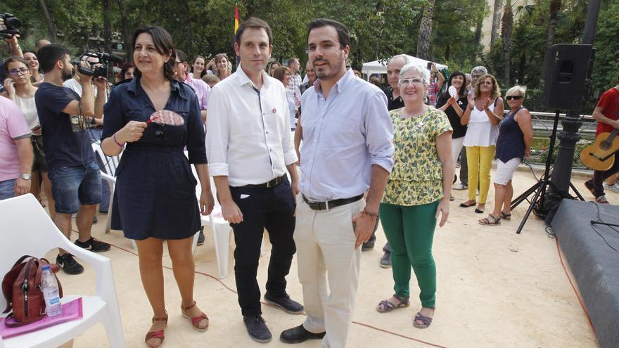 Garzón apadrina la creación  de la plataforma Xàtiva Unida