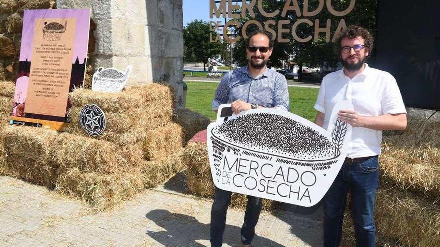 Antonio Viejo y José Manuel Sande presentan el Mercado de la Cosecha.