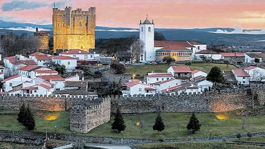 La ciudad de Bragança con su espectacular castillo, que preside el núcleo urbano medieval.