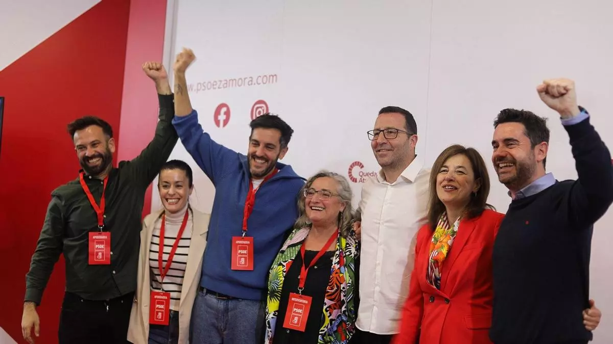 El PSOE de Zamora celebra que mantiene sus tres procuradores y promete "defender lo público" en las Cortes de Castilla y León