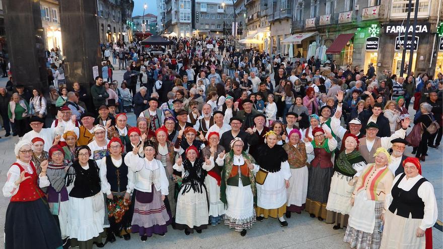 Vigo estrena su finde grande de Reconquista: choripán y alegría llenan las calles