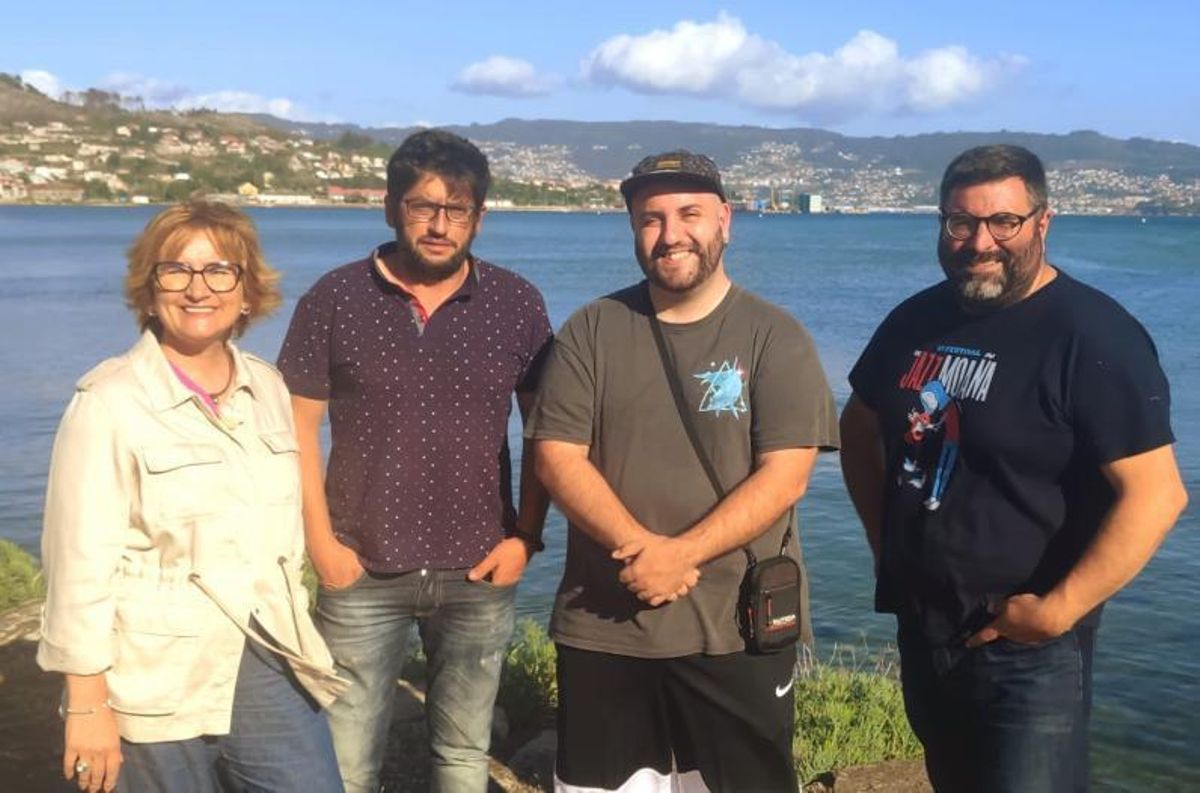 Representantes del Concello y de Dinámica Creativa. | // FDV