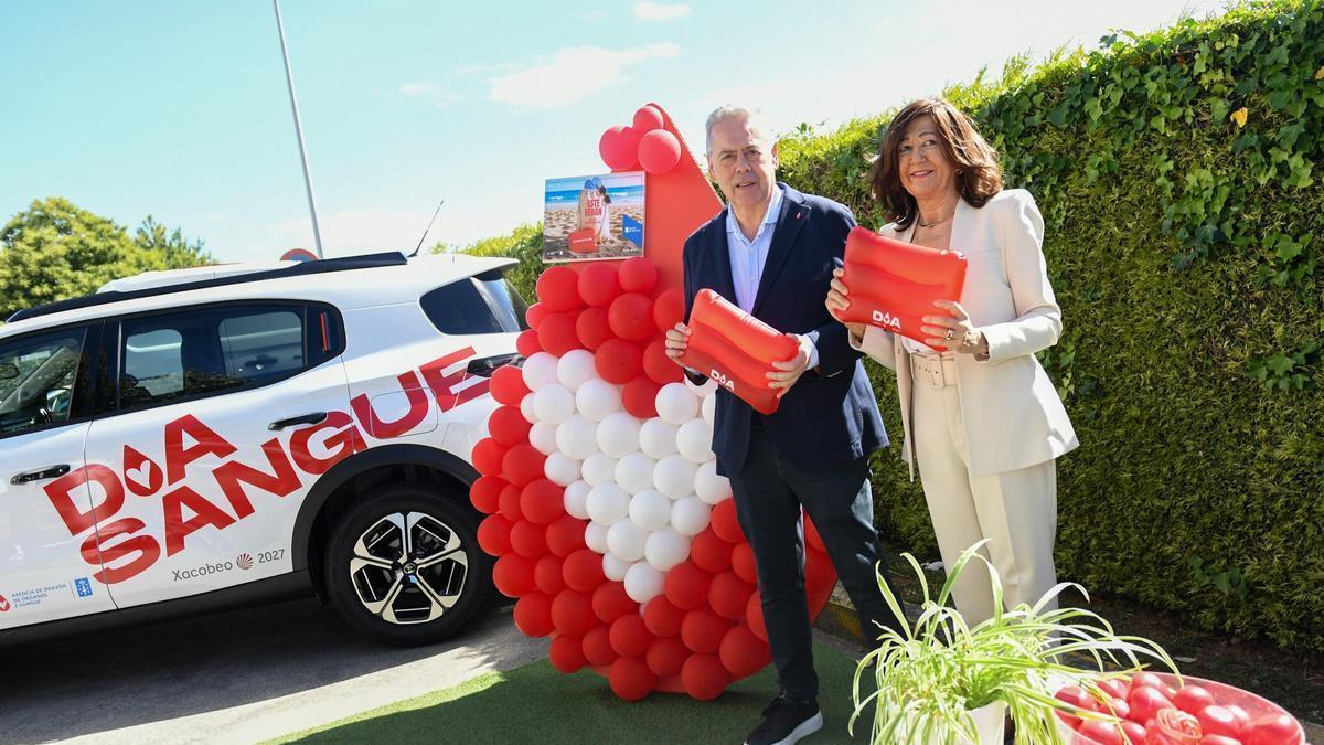 Gómez Caamaño y López, este martes, en la presentación de la campaña de donación de sangre para verano
