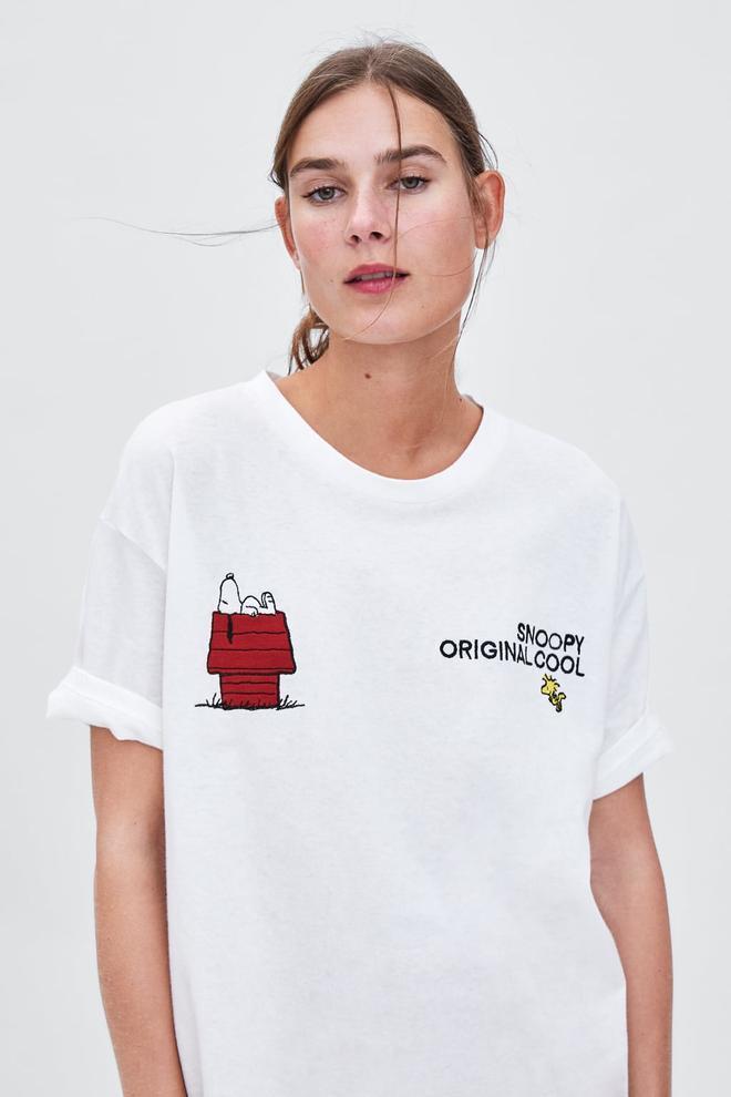 Camiseta de Zara con bordados de Snoopy