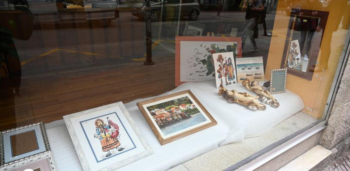 Algunas de las
obras de la
popular tienda
de enmarcación.
| Rafa Vázquez