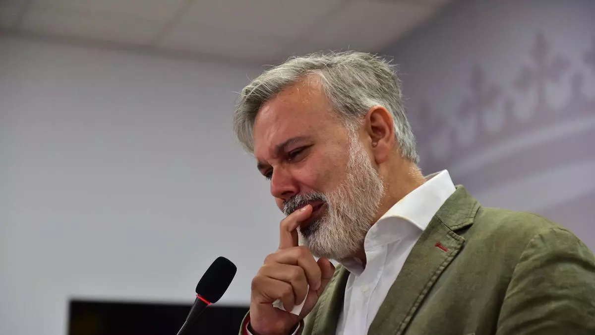 Video | Fernando Pizarro, entre lágrimas, anuncia que deja la alcaldía de Plasencia
