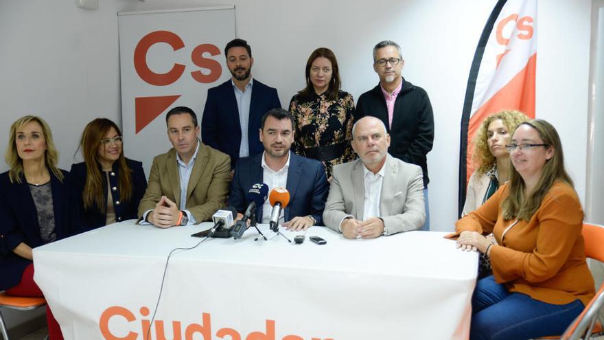 Saúl Ramírez y su equipo durante la presentación de su candidatura.