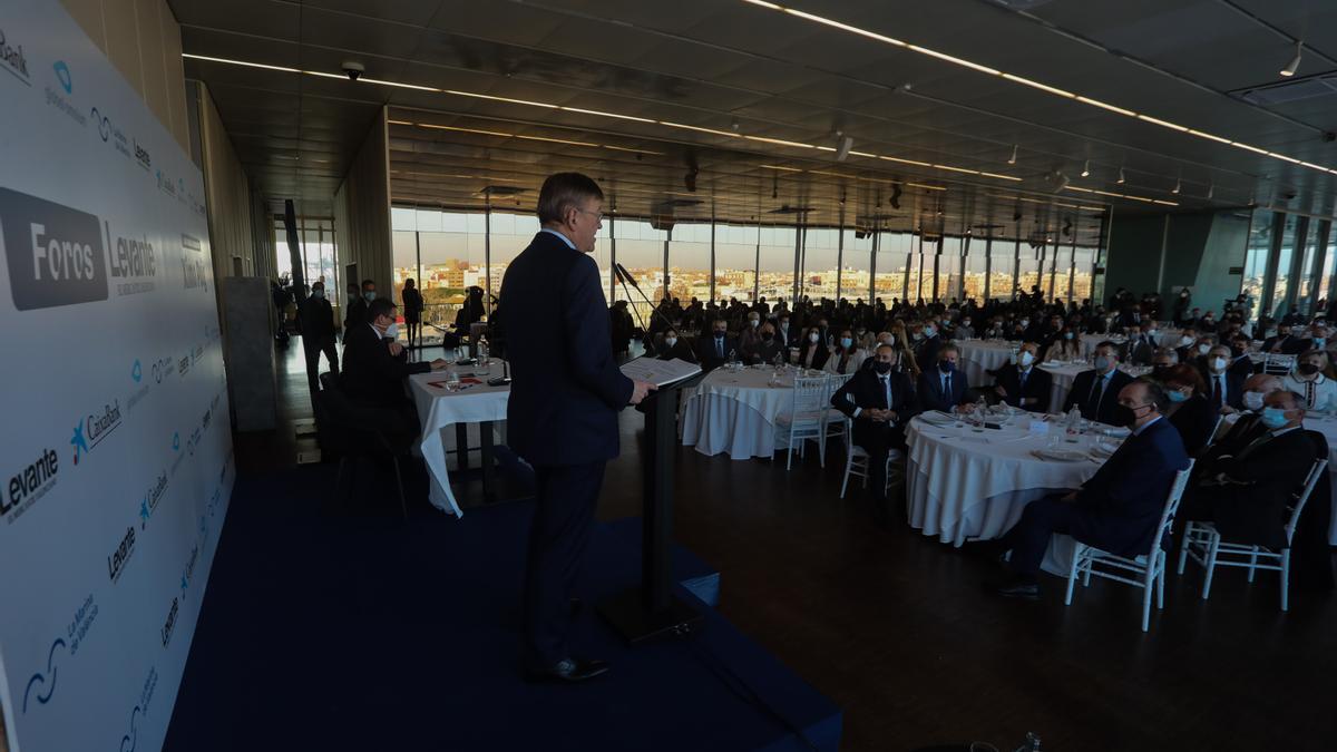 Foro con el president de la Generalitat Ximo Puig en Veles e Vents