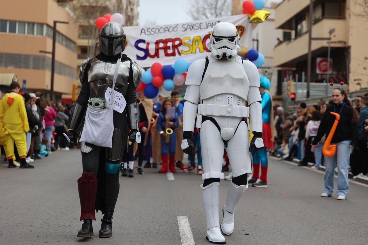 Búscate en las imágenes de la rúa de Carnaval de Ibiza