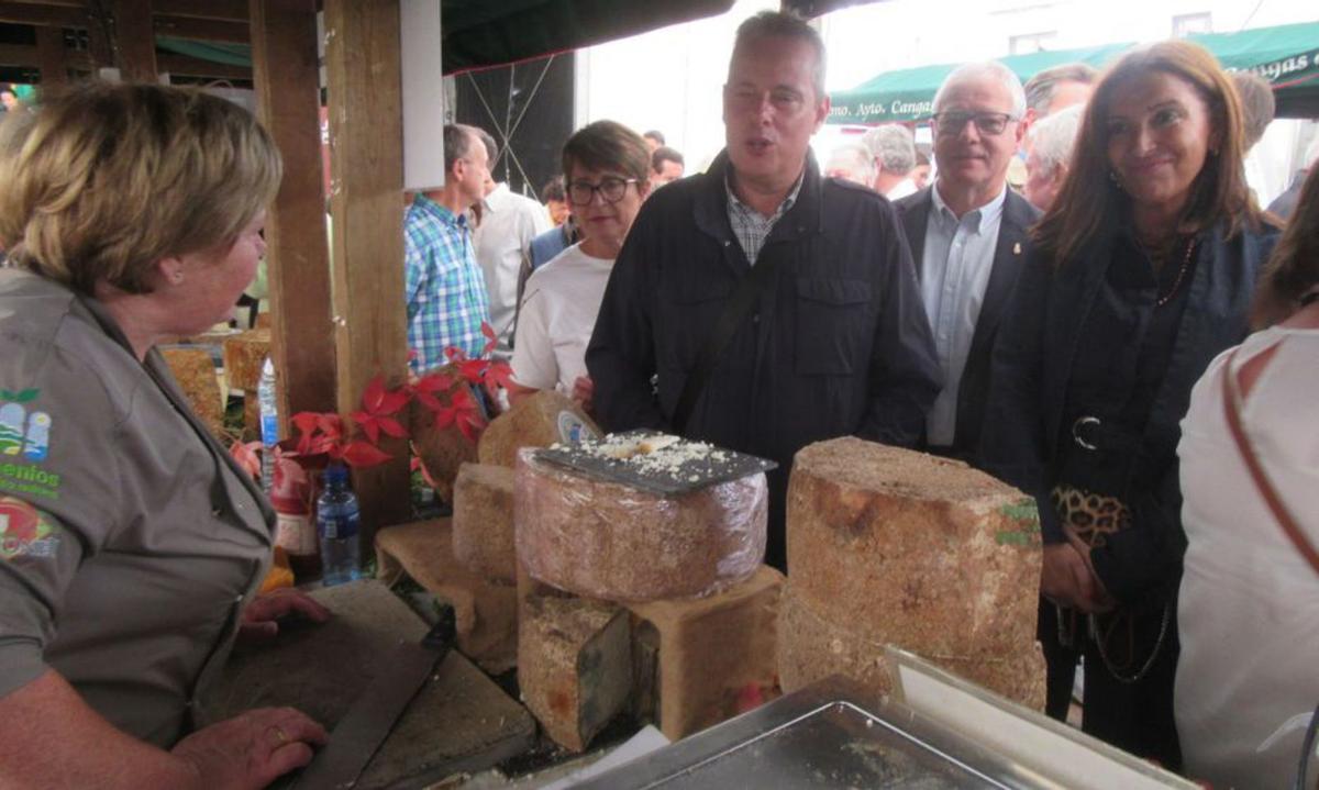 Puesto con una gran variedad de quesos en una edición anterior de la cita.|