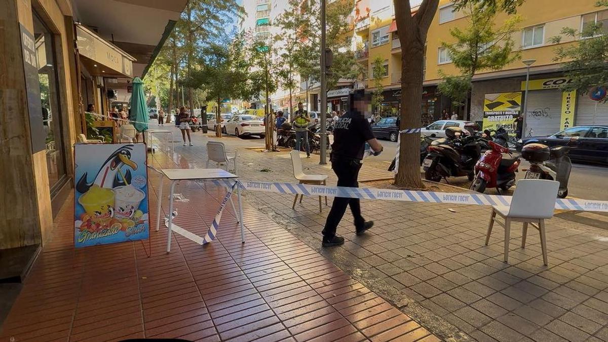 La terraza donde cayó el hombre.