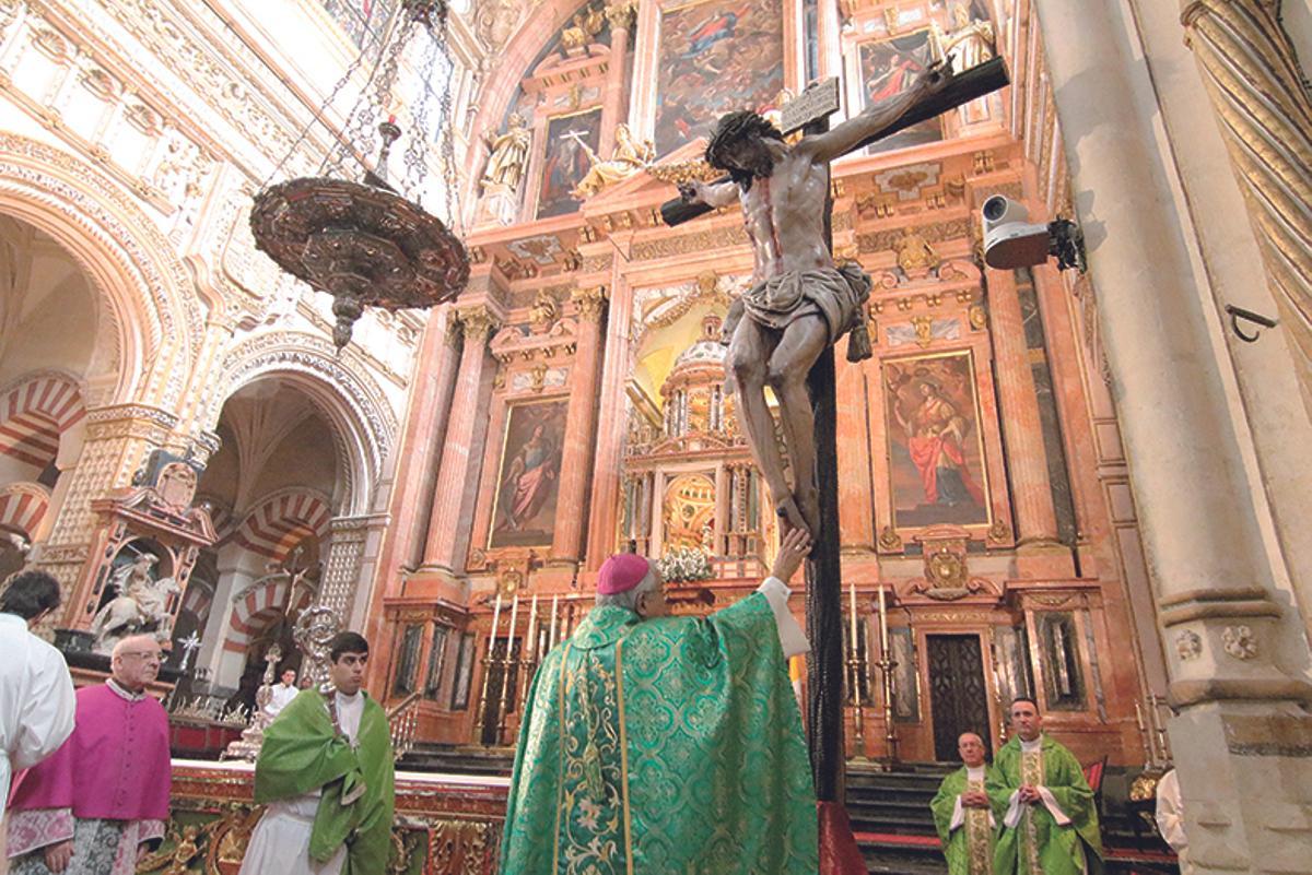 LA PIEDAD DE LAS PALMERAS. EL CRISTO DE LA PIEDAD FUE BENDECIDO EN FEBRERO DE 2023 ES OBRA DE ANTONIO BERNAL. ES LA ÚLTIMA IMAGEN INCORPORADA A LA SEMANA SANTA CORDOBESA