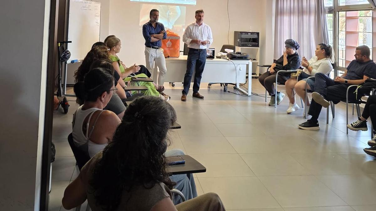 Santa Lucía de Tirajana forma a 30 emprendedores para aumentar sus ventas y atraer a clientes