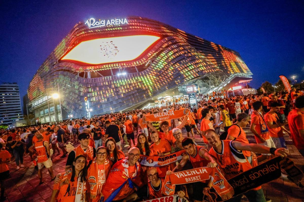 El Roig Arena empuja en busca de la segunda liga