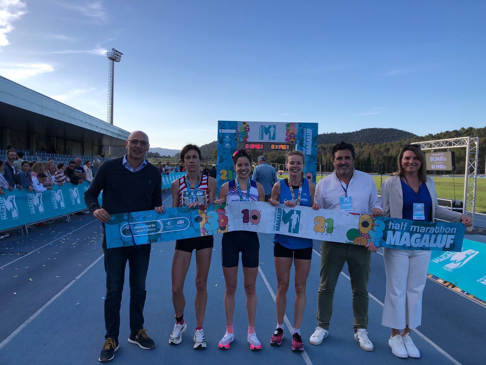 Podio de la media maratón femenina