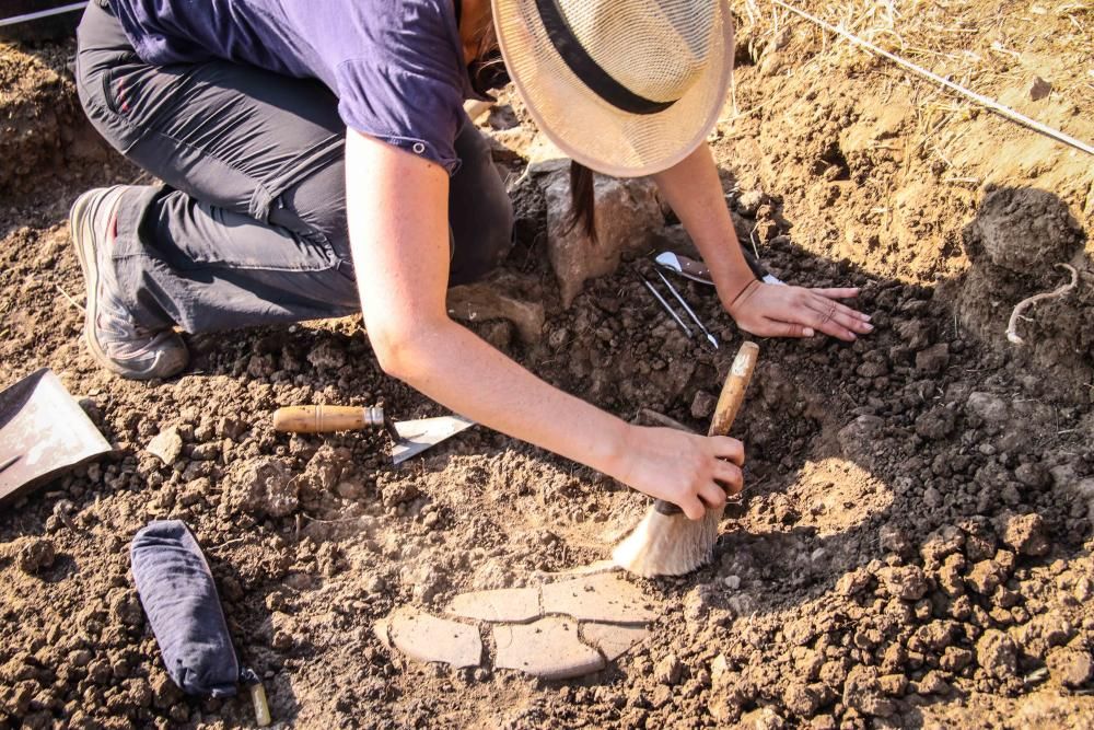 Excavaciones en el Cabeçó de Mariola