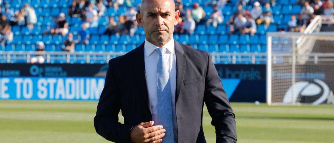 Paco Jémez antes de comenzar el encuentro. | JUAN A. RIERA