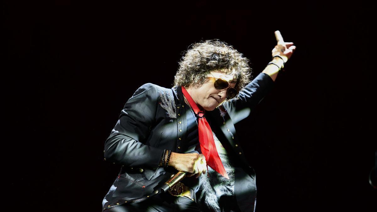 El artista Enrique Bunbury ofrece un concierto en el Wizink Center de Madrid