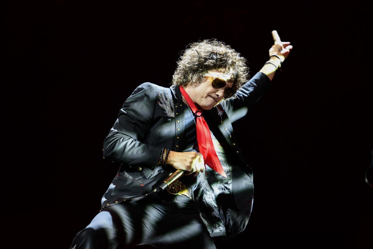 El artista Enrique Bunbury ofrece un concierto en el Wizink Center de Madrid