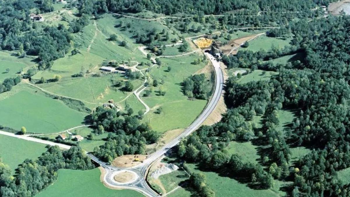 Una imatge aèria de la carretera.