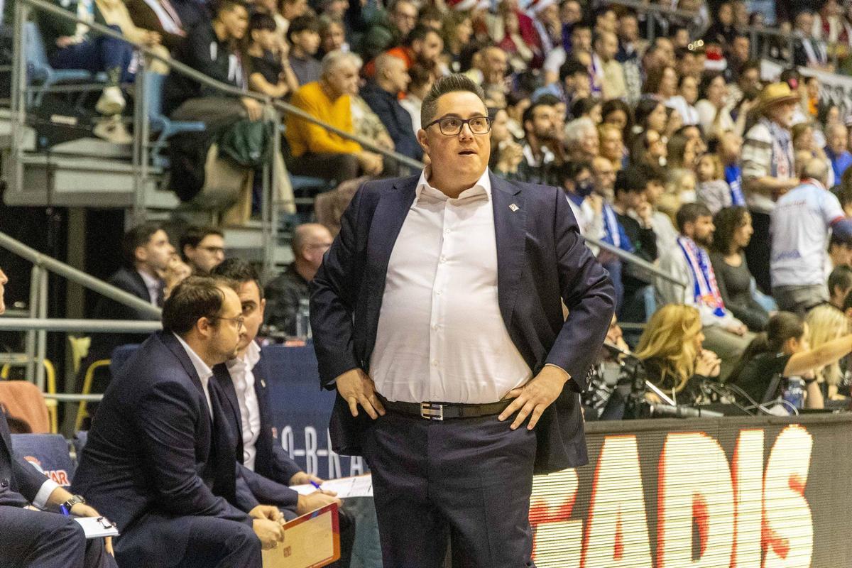 Diego Epifanio, entrenador del Monbus Obradoiro