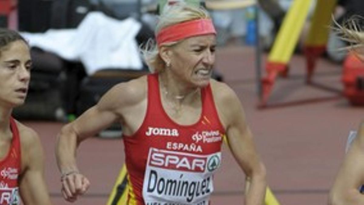 Marta Domínguez hace una mueca de dolor durante su participación en la primera serie de los 3000 metros obstáculos de los Campeonatos de Europa de Atletismo