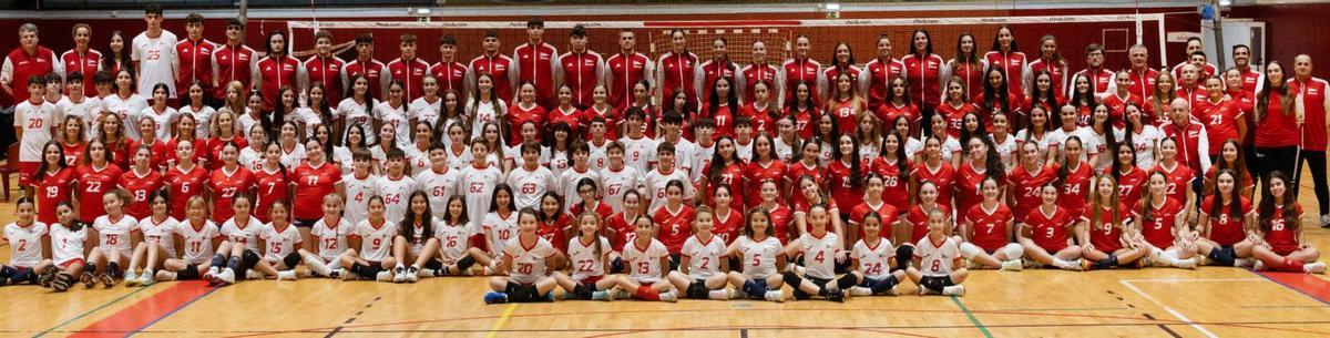 Componentes de la sección de voleibol del Grupo Covadonga de esta temporada. | RGCC
