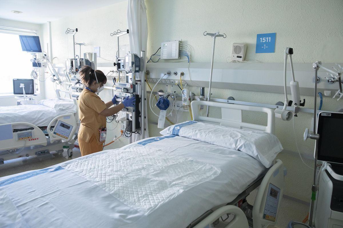 La tempesta perfecta: setena onada de covid i tancament de més de 8.500 llits als hospitals La tempesta perfecta: setena onada de covid i tancament de més de 8.500 llits als hospitals