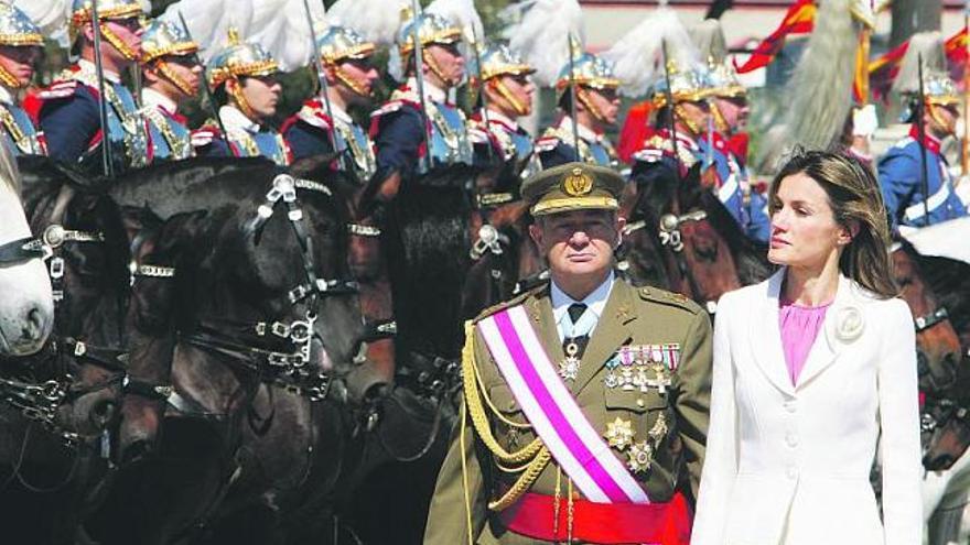 Jura de bandera de la Guardia Real ante Letizia